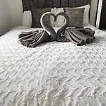 Stylish 3Br House Free Parking Sleeps 6 Pool Table Near Leeds City Centre Semesterbostad *