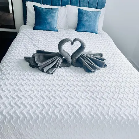 Sofi's Stay, Cosy 3 Bed House, 5 Mins Walk To Centre بيت للعطل ليدز