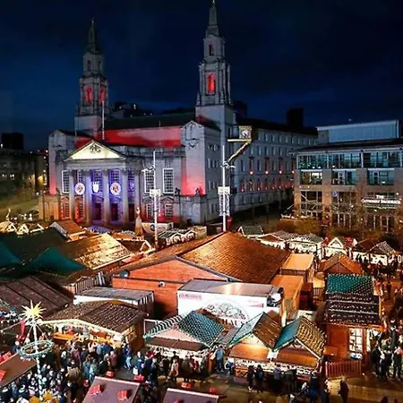 Sofi's Stay, Cosy 3 Bed House, 5 Mins Walk To Centre بيت للعطل ليدز