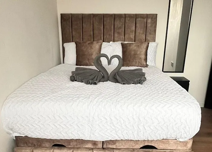 Sofi's Stay, Cosy 3 Bed House, 5 Mins Walk To Centre 度假居 利兹