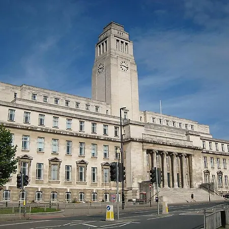 Будинок відпочинку Sofi's Stay, Cosy 3 Bed House, 5 Mins Walk To Centre Лідс