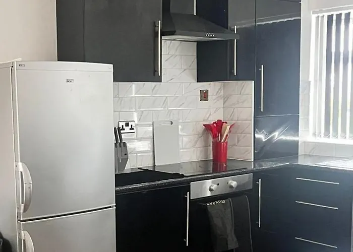 Sofi's Stay, Cosy 3 Bed House, 5 Mins Walk To Centre Будинок відпочинку Лідс