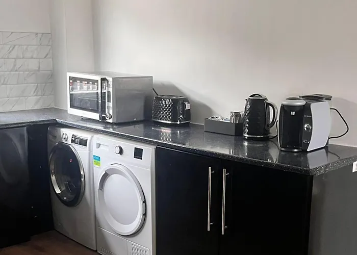 Sofi's Stay, Cosy 3 Bed House, 5 Mins Walk To Centre Будинок відпочинку *