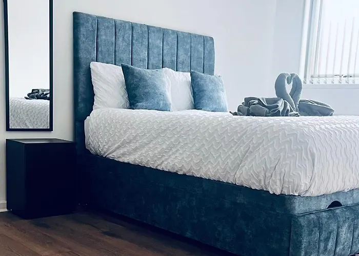 Будинок відпочинку Sofi's Stay, Cosy 3 Bed House, 5 Mins Walk To Centre *